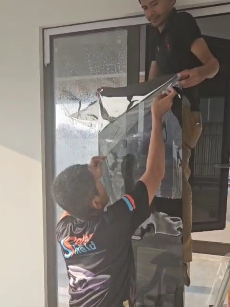 Galeri Solar Shield Indonesia (6) Galeri Solar Shield Indonesia (6)