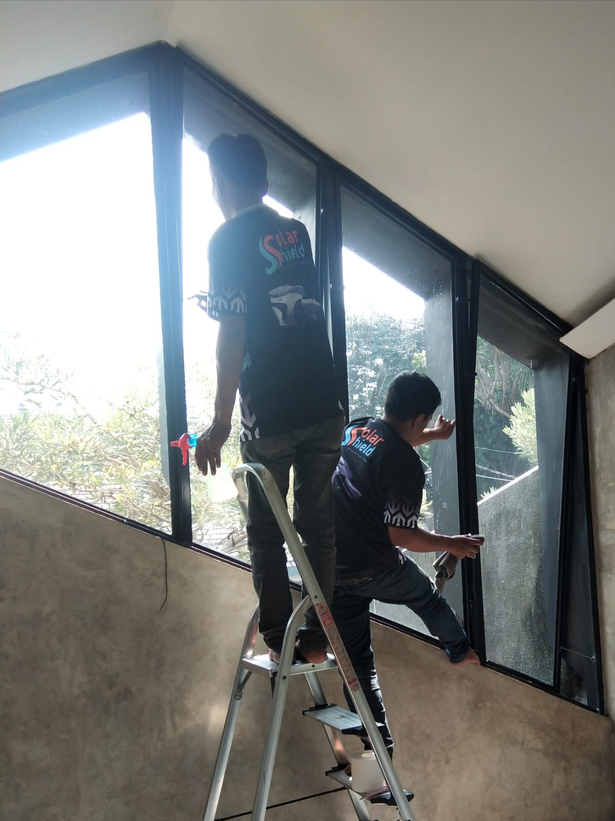 Galeri Solar Shield Indonesia (8) Galeri Solar Shield Indonesia (8)